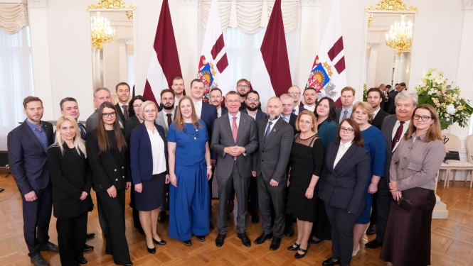VDAA kolektīvs ar Valsts prezidentu E.Rinkēviču