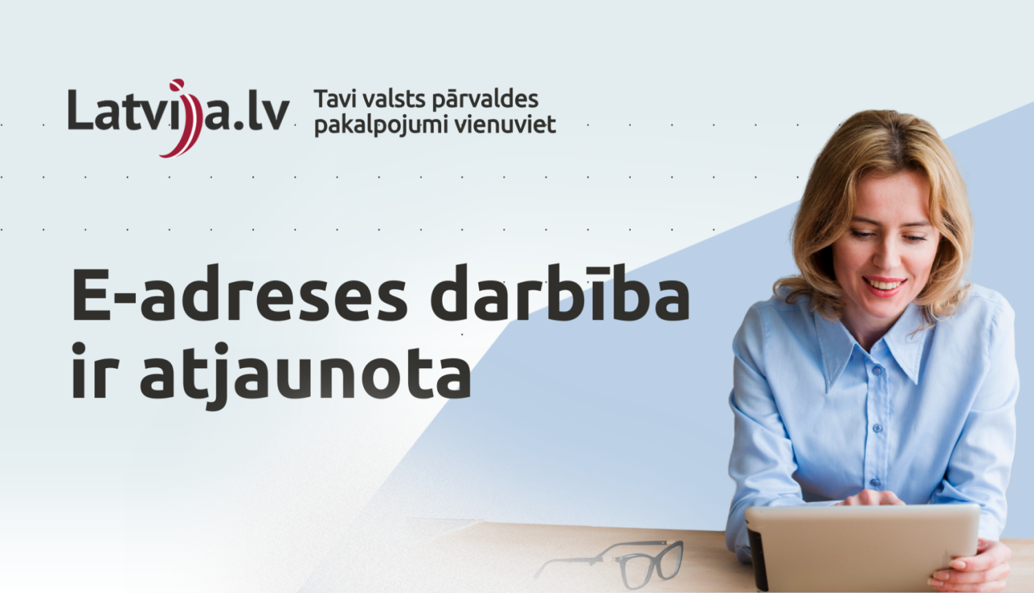 Sieviete pie datora