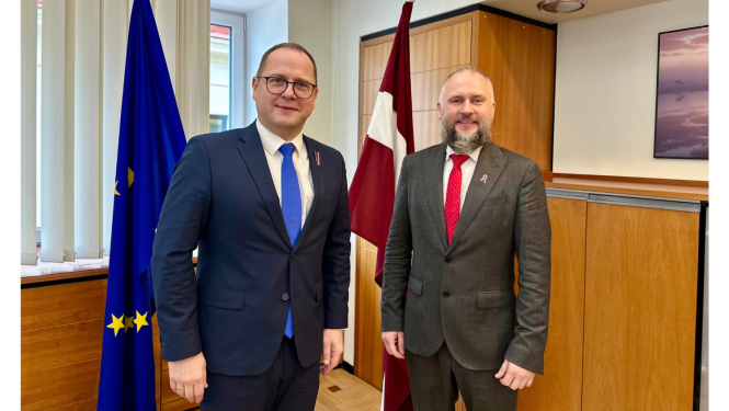 VARAM ministrs kopā ar V.Pusvācieti